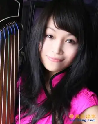 音乐盛典迎袁莎袁莉 古筝弹奏绝美《渔舟唱晚》