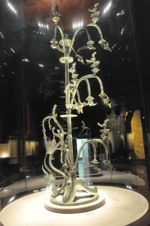 三星堆出土文物青铜器通天神树