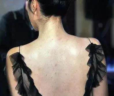 女人洗澡别碰这3个地方,身体老得快,尤其第一个_硅胶