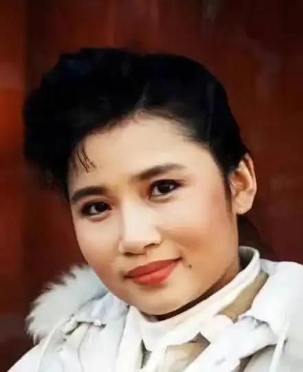 不听亲人劝阻选择出家,时隔多年竟在别国偏僻处,李娜初心变了?