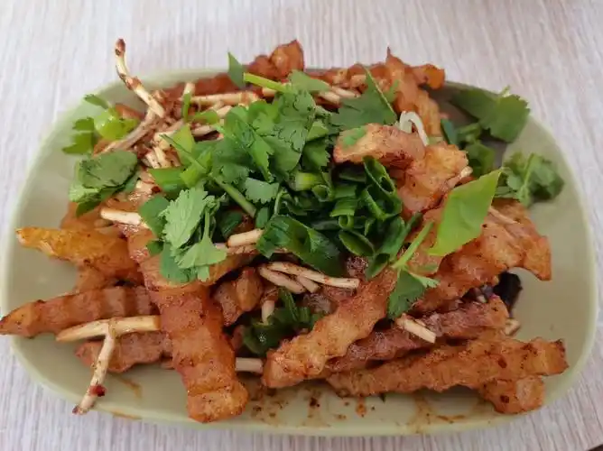 折耳根拌狼牙土豆图片