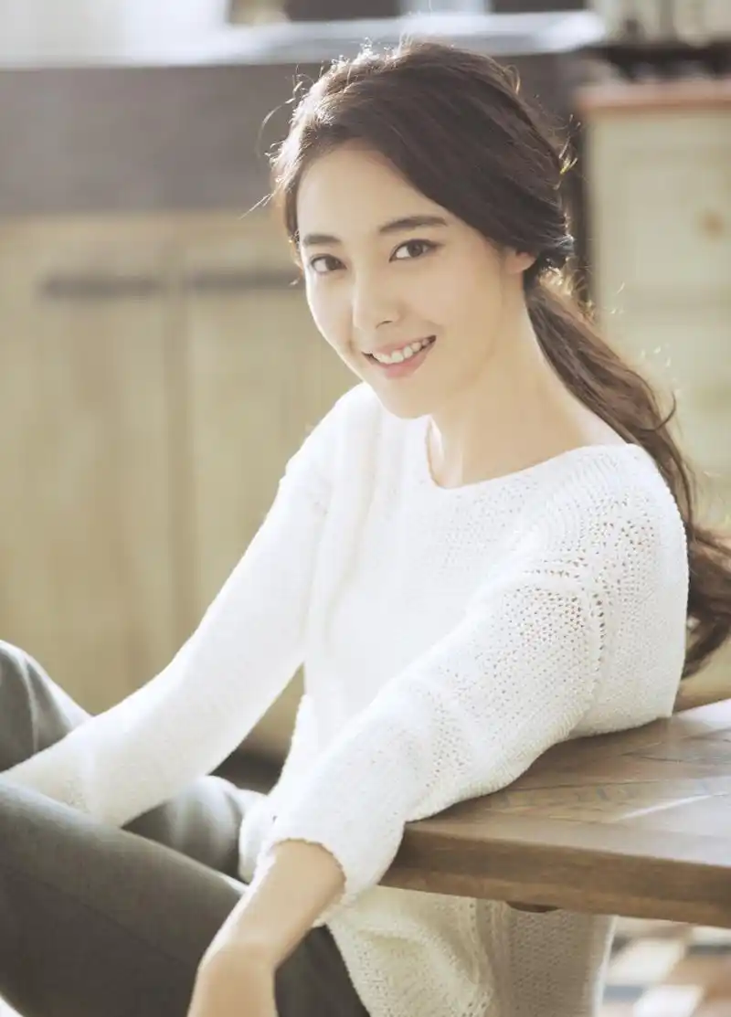 cctv模特大赛冠军米露,睿智得体,清纯形象诱人