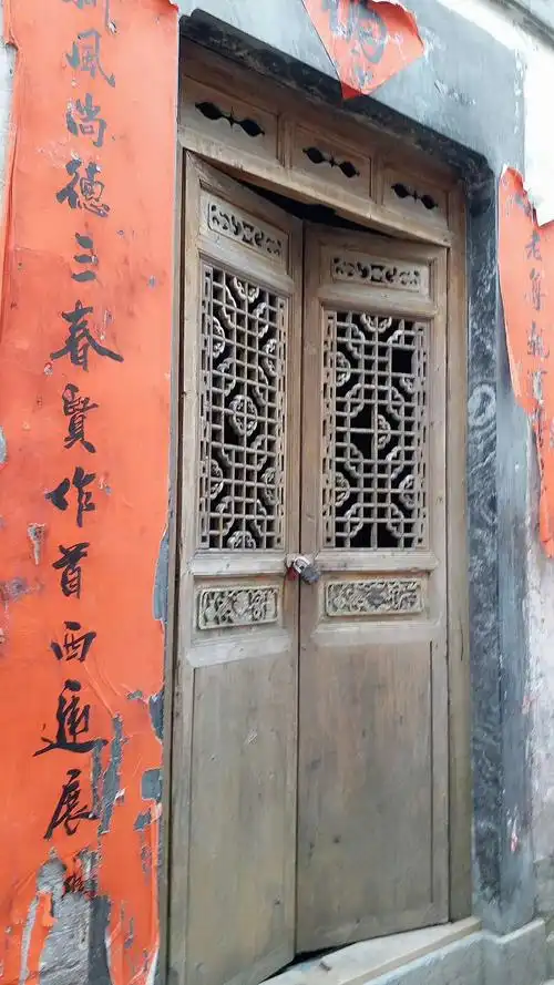 古徽州的木门喔