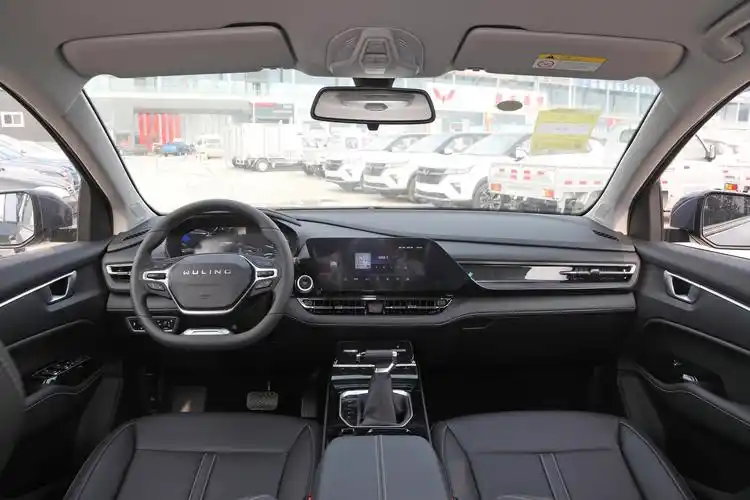 2022款 五菱凯捷 1.5t cvt 低功率版内饰