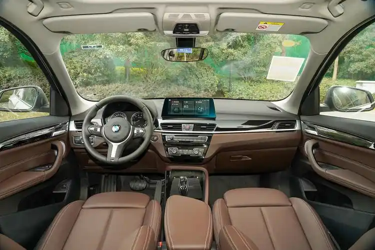 2022款 宝马x1 sdrive20li 尊享型内饰