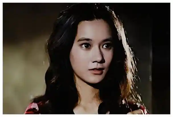 李小龙的荧幕女友,苗可秀:多次合作,非真实恋人.