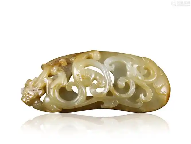 明代玉雕螭龙鸡心佩