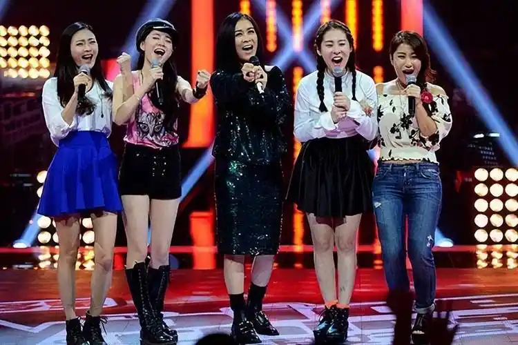 当年,在那英战队中,"四朵金花"的名字无人不知无人不晓,既有能韩范