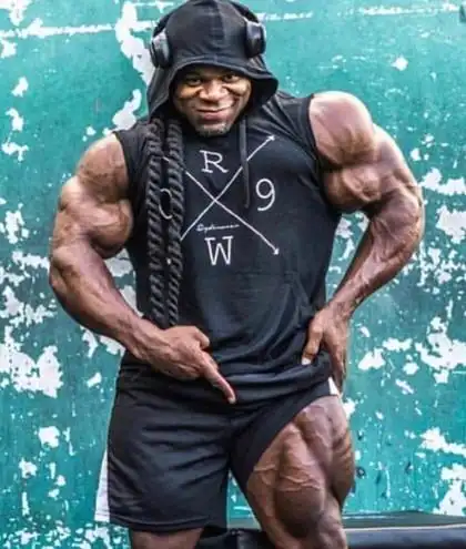 世界级的肌肉王者凯格林,如今一直在坚持健身,身体近乎零体脂
