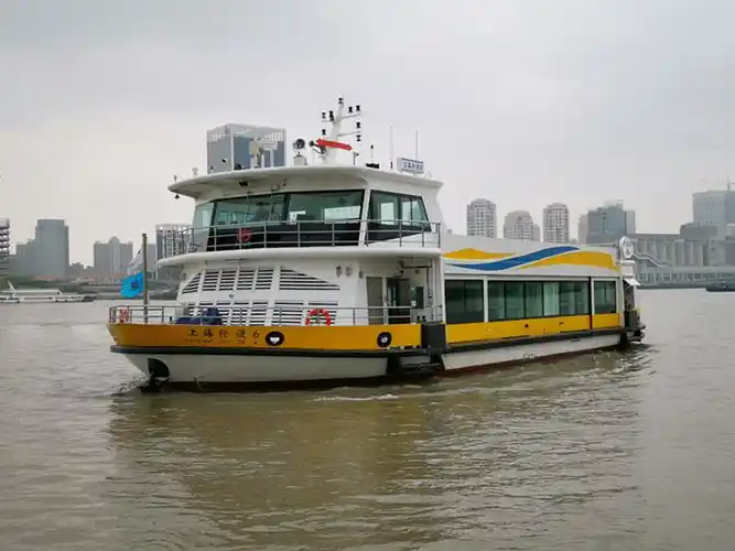 母亲节,两艘新型空调轮渡船投入运营