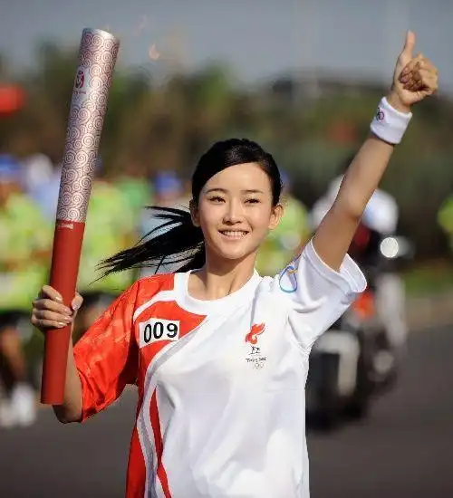 三亚火炬传递的"四大绝世美女"(组图)_韩燕吧_百度贴吧
