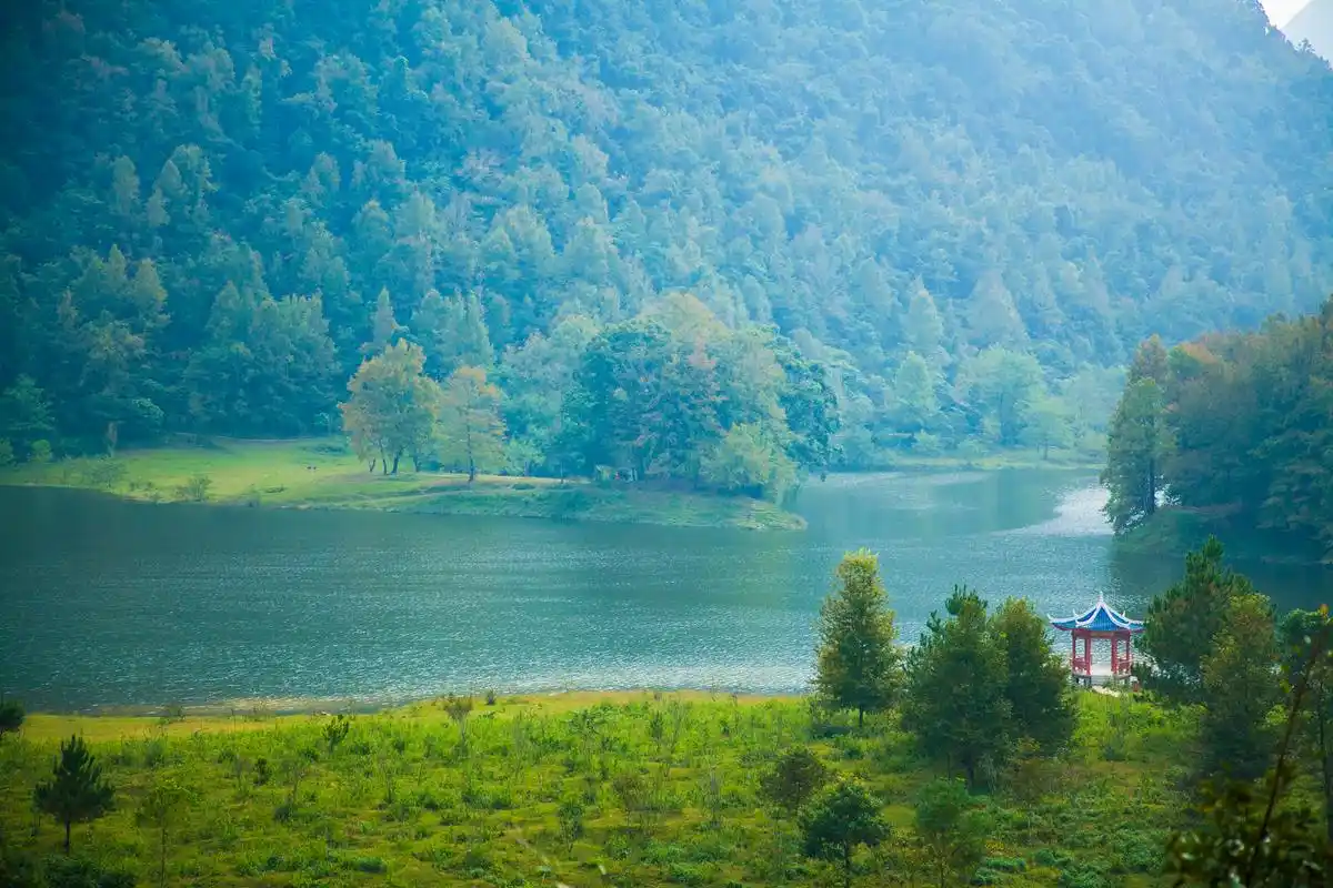 原创中国受老年人喜爱的4个城市,风景美,医疗条件好,太适合养老了