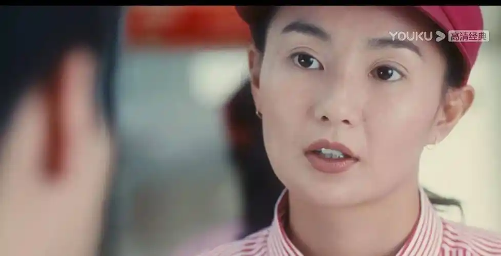 《甜蜜蜜》:黎明与张曼玉,两个异乡人,在邓丽君的歌中相爱_黎小军