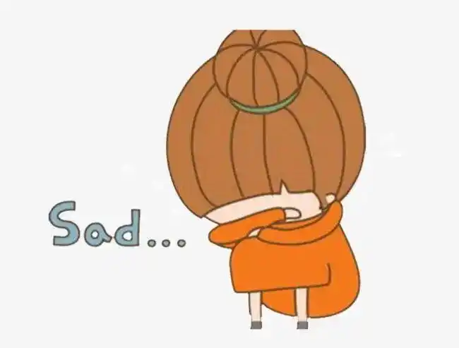 神情沮丧,满脸无助看到小女孩只身蜷缩在角落出警民警到达现场后消防