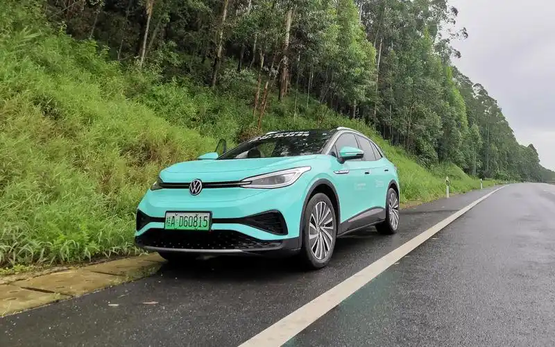 在大众的底盘功力面前任何新势力电车都是渣试驾大众id4有感