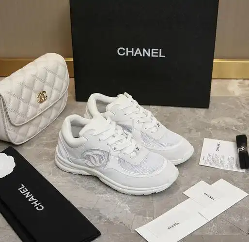 这款chanel香奈儿2022年的新款运动鞋,真的是设计感满满!