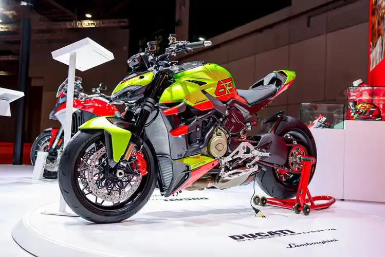 huracán sto 的元素和风格特征,杜卡迪打造了一款专属的超级摩托车