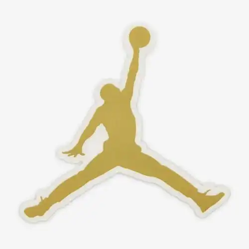 其他细节部分,像是郭艾伦的个人 logo,"心之所向,身之所往" 座右铭等