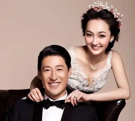 的明星夫妻,看似平平淡淡,实际恩爱有加,让人羡慕_郑恺_赵又廷_陈赫