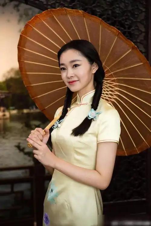 旗袍女神宋轶一个为旗袍而生的女人民国旗袍魅惑众生