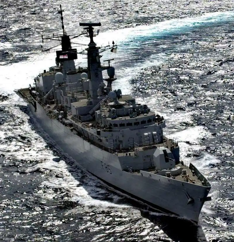 舰船欣赏:英国海军 22型护卫舰