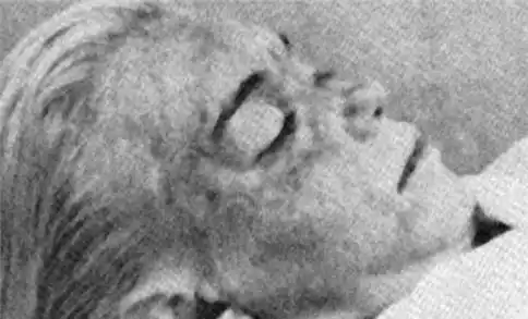 罕见的老照片:被医生害死的迈克杰克逊,戴安娜被撞的面目全非