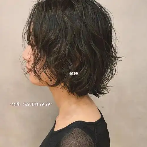 日系凌乱线条短发