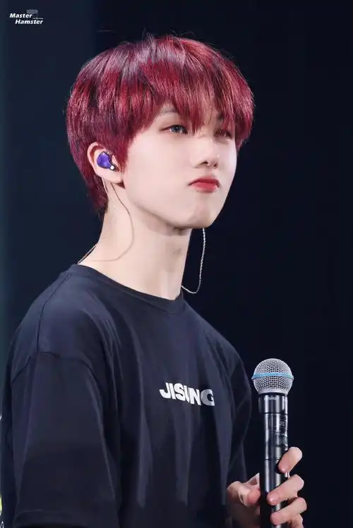 朴志晟超话91#朴志晟#【朴志晟自拍】【朴志晟