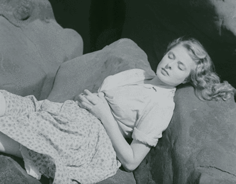 1953年与安娜·麦兰妮,伊莎·米兰达共同主演意大利喜剧片《我们女人