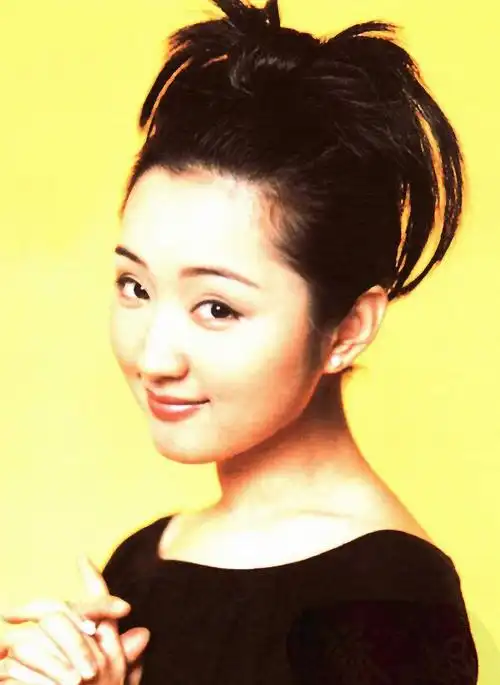 一组杨钰莹98年旧照,实力展现最完美的清纯玉女形象!