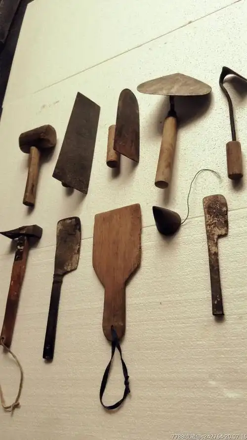 民俗精品瓦匠工具一套十件全品包老能使用影视道具装饰佳品680元不