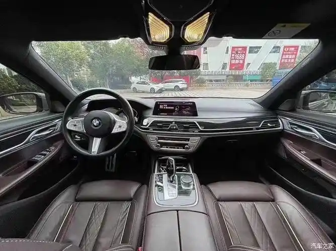 在店19年宝马740li原厂贝尔尼纳灰极品零出险后排i