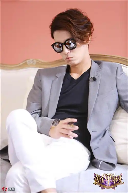 《黄金单身汉》邱启明豪宅娇妻萌娃首曝光 陈楚河畅谈女神初印象