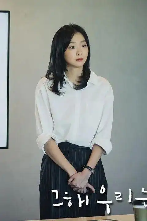 相较于之前强势,爽感的角色类型,这次金多美饰演起