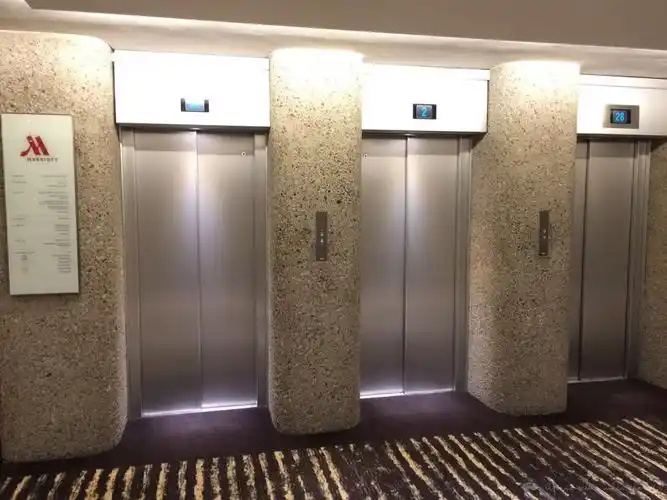 酒店电梯