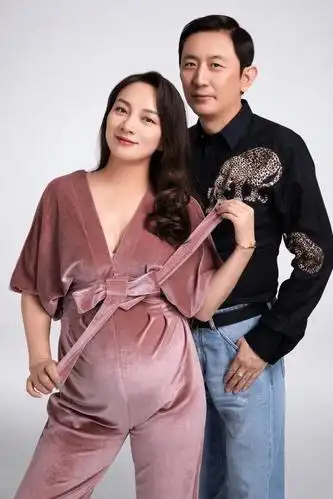 原创37岁世界冠军,嫁大14岁的富豪老公,在鸟巢办婚礼,去年刚有孩子