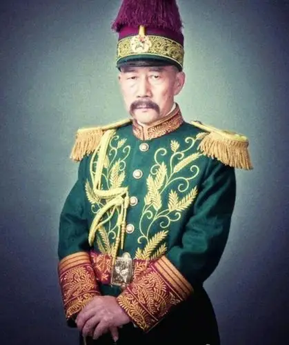 北洋时期,成立军政府的一个必要条件就是得到列强驻华"公使团"的承认.