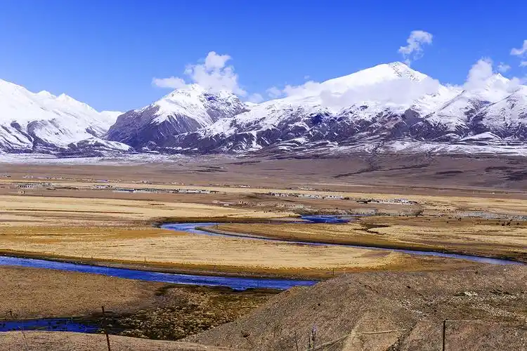 美丽的唐古拉山脉