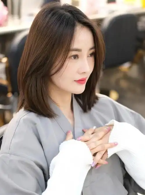 40岁女人最有气质发型,40岁女人最有气质发型长脸(选不对发型会显老)