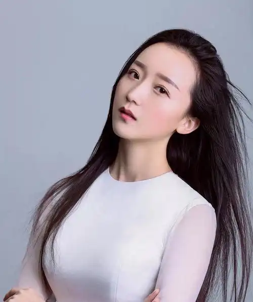 《对话中国品牌》《影响力人物》外景节目主持人 /p> p> a target="