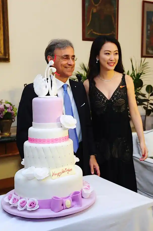 生日当天!凤凰主播傅晓田获授意大利之星骑士勋章