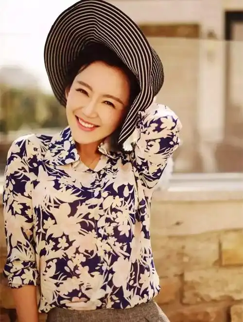 魏新雨经纪公司经纪人|魏新雨代言品牌费用|魏新雨商务合作|魏新雨