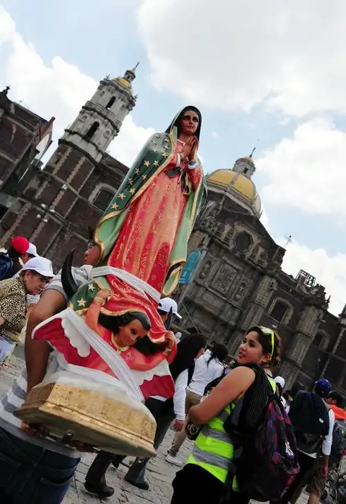 [墨西哥]朝拜瓜达卢佩圣母盛况