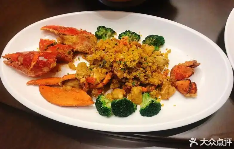 法式咸蛋黄焗波士顿龙虾图片