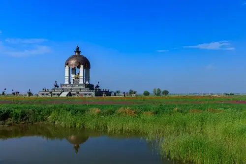 哈素海圣主广场