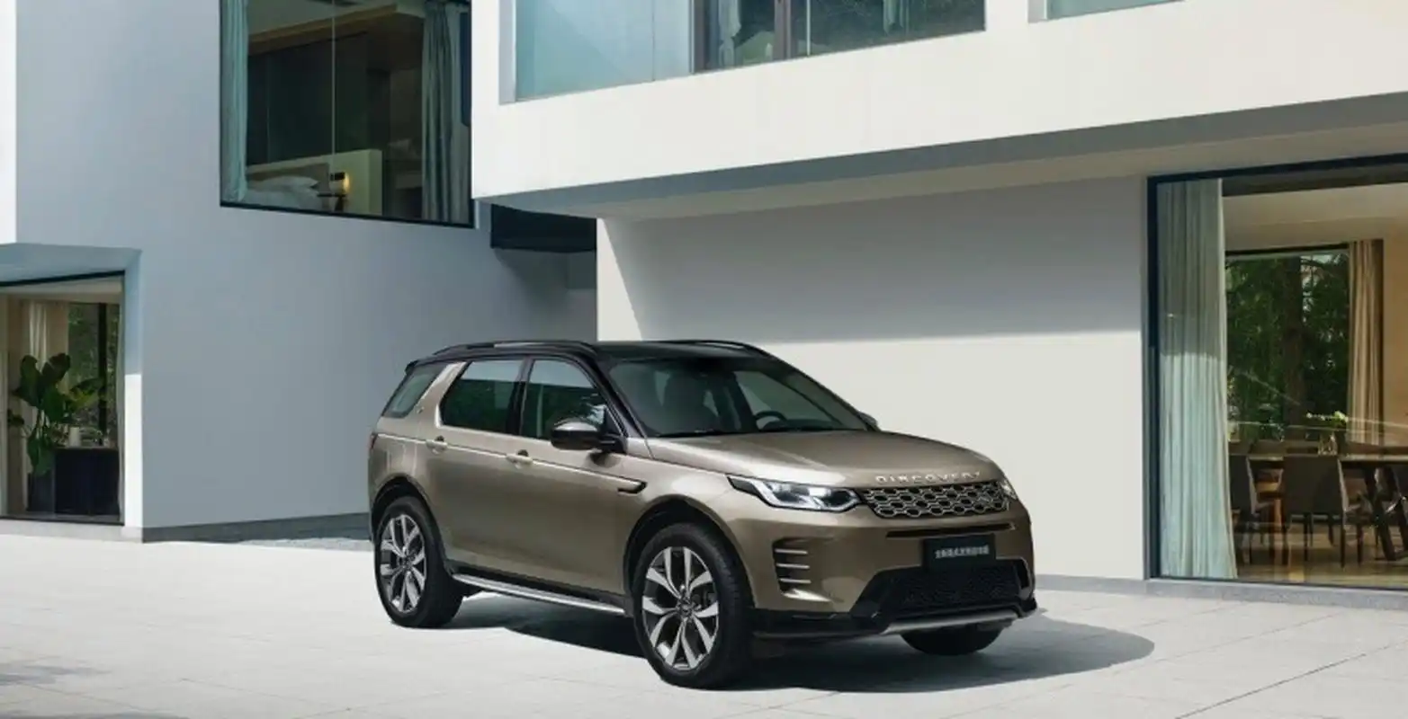 7月24日,新款路虎发现运动版正式上市,包含三款车型,售价区间为38.