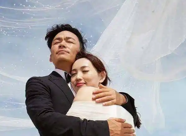 王宝强身家过亿亲哥哥却在摆地摊得知原因后网友沉默了