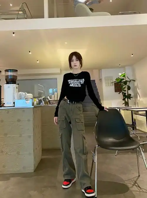 初秋#分享照片 #美丽的坏女人#身高2米 - 抖音