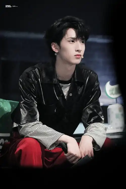 严浩翔车澈生日聚餐