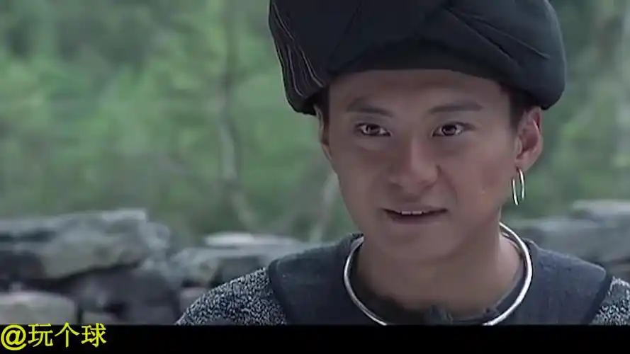 边城汉子:翠翠要被迫嫁给傻子,心上人匆忙找来,瞬间给了她希望